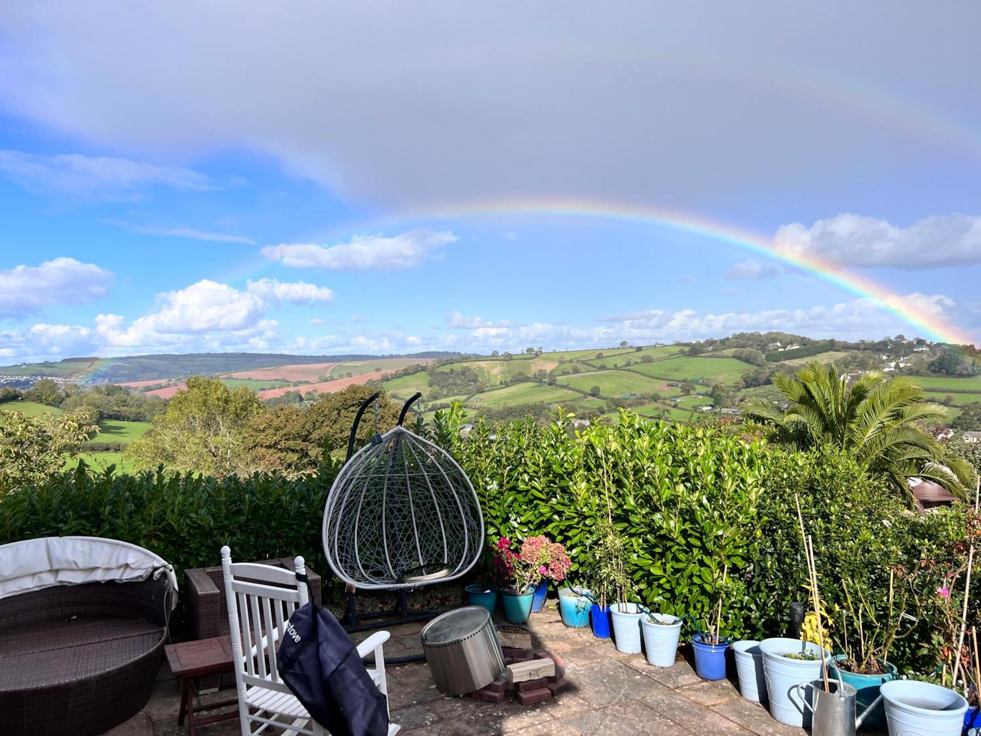 Halekulani Devon Homestay Торки Экстерьер фото