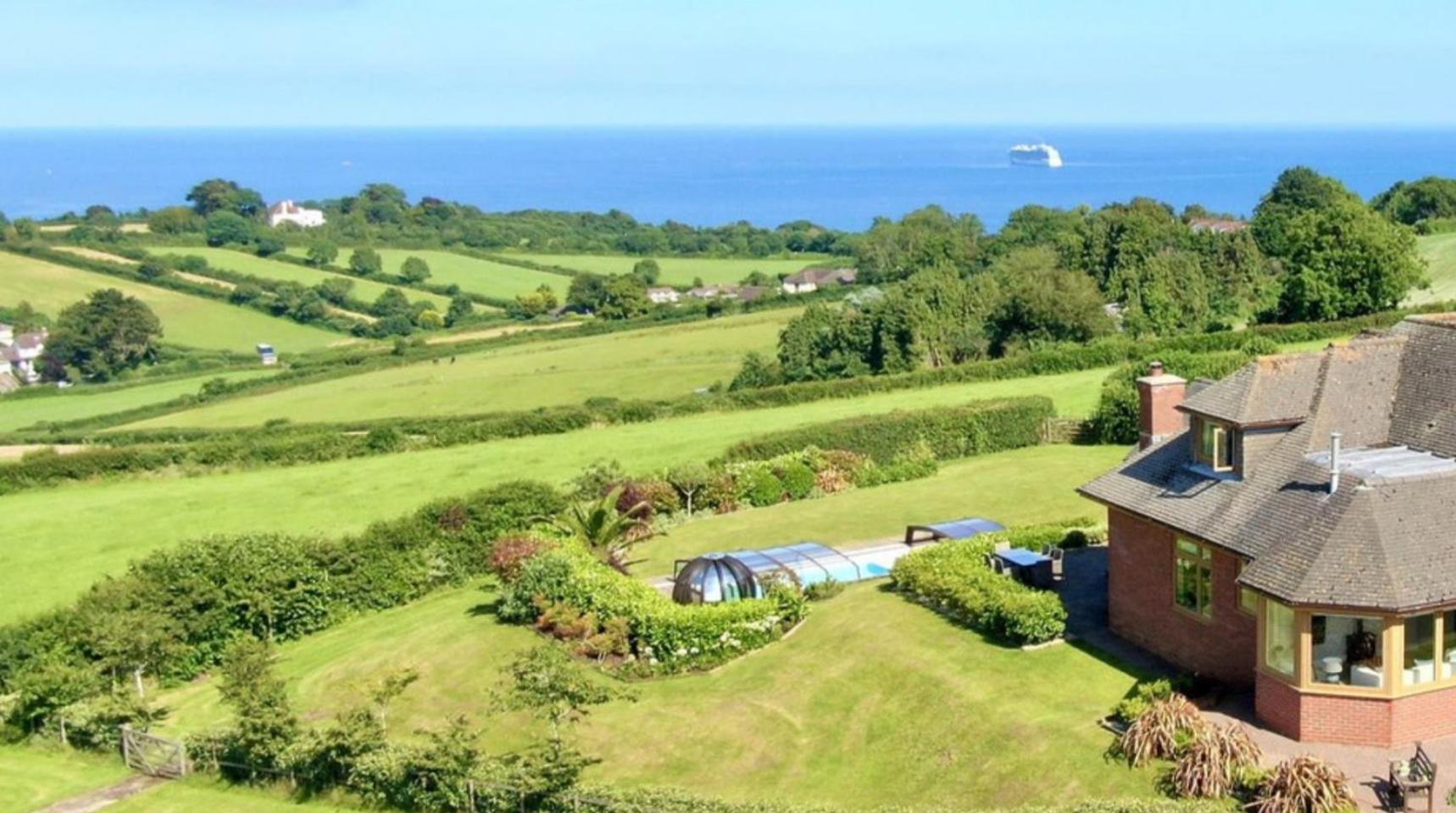 Halekulani Devon Homestay Торки Экстерьер фото